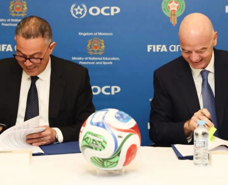 لقجع يعلن عن اتفاقية مع الفيفا لإنشاء 30 ملعبًا مصغرًا من “FIFA Arena” لتعزيز كرة القدم القاعدية