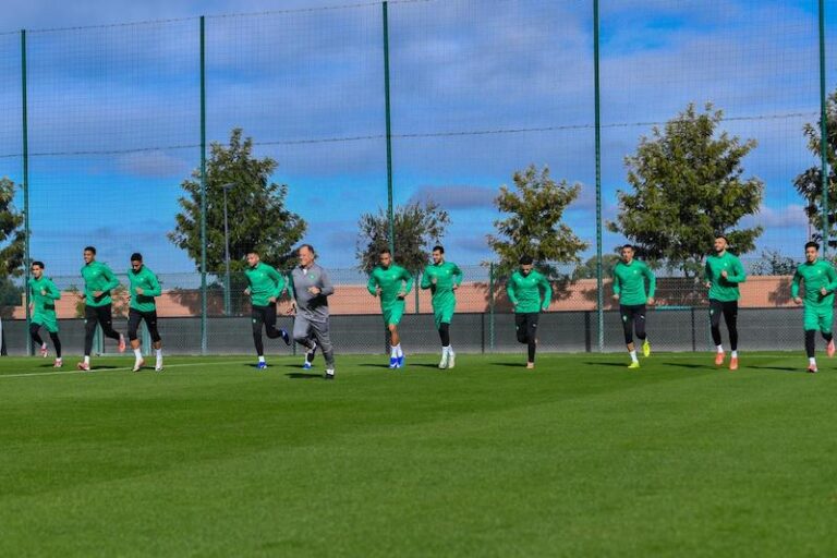 المغرب يعد أساسييه بدنيا لمباراة نصف النهائي