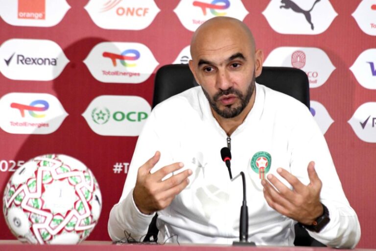 الركراكي: بعض اللاعبين يتعرضون للتنمر بسبب “دارجتهم” … ومواجهة الكاميرون ستكون قوية