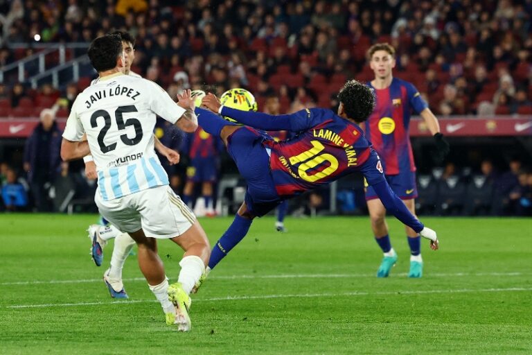 برشلونة يعود للصدارة بثلاثية نظيفة أمام ريال أوفييدو