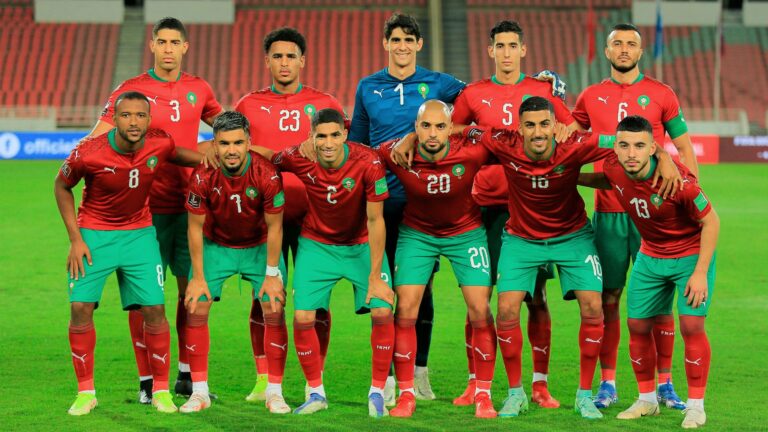 عميد المنتخب المغربي يعلن اعتزاله اللعب الدولي